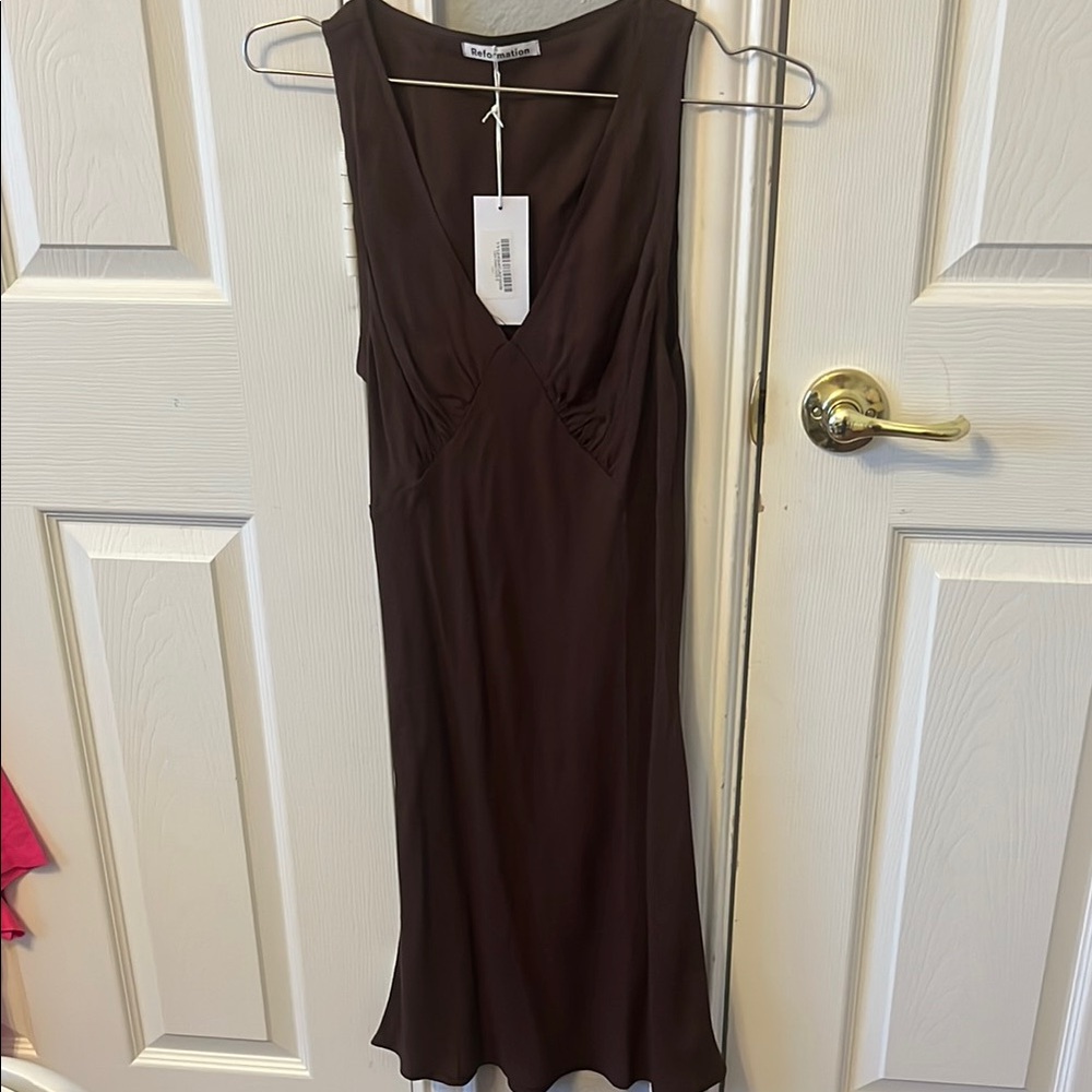 Elegant Brown Sleeveless Dress